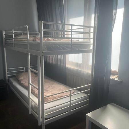4 Couples & 4 Friends Hostel Krakow Luaran gambar