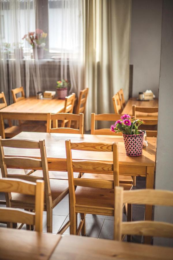 4 Couples & 4 Friends Hostel Krakow Luaran gambar