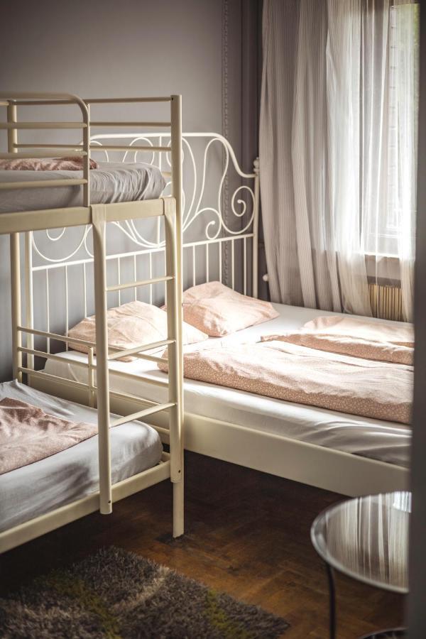 4 Couples & 4 Friends Hostel Krakow Luaran gambar