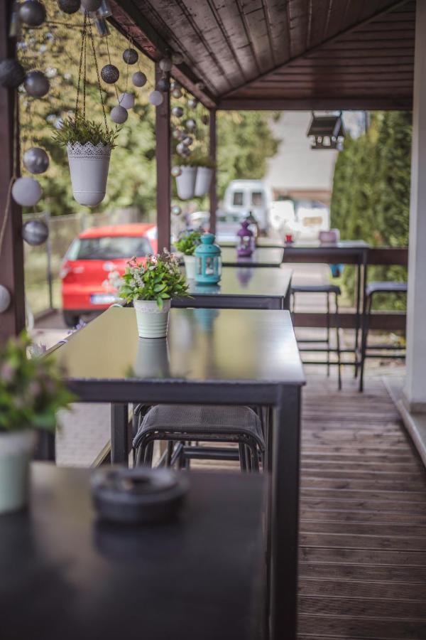 4 Couples & 4 Friends Hostel Krakow Luaran gambar