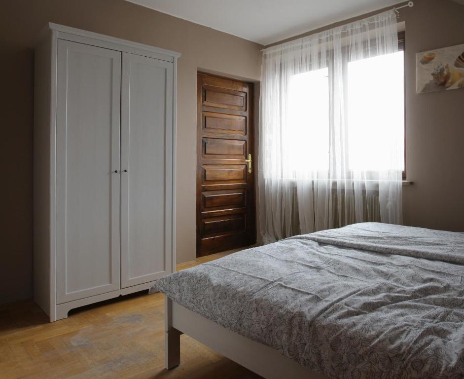 4 Couples & 4 Friends Hostel Krakow Bilik gambar