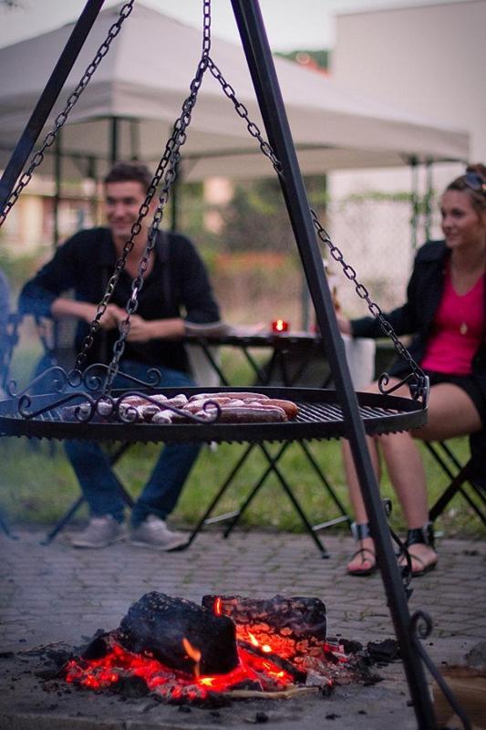 4 Couples & 4 Friends Hostel Krakow Luaran gambar