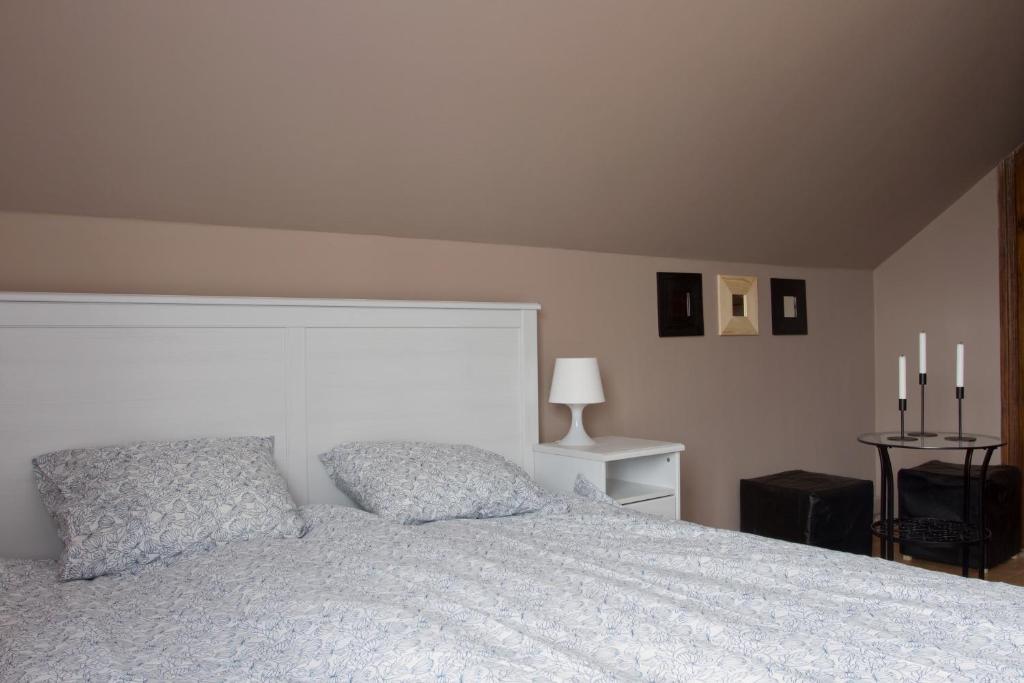 4 Couples & 4 Friends Hostel Krakow Bilik gambar